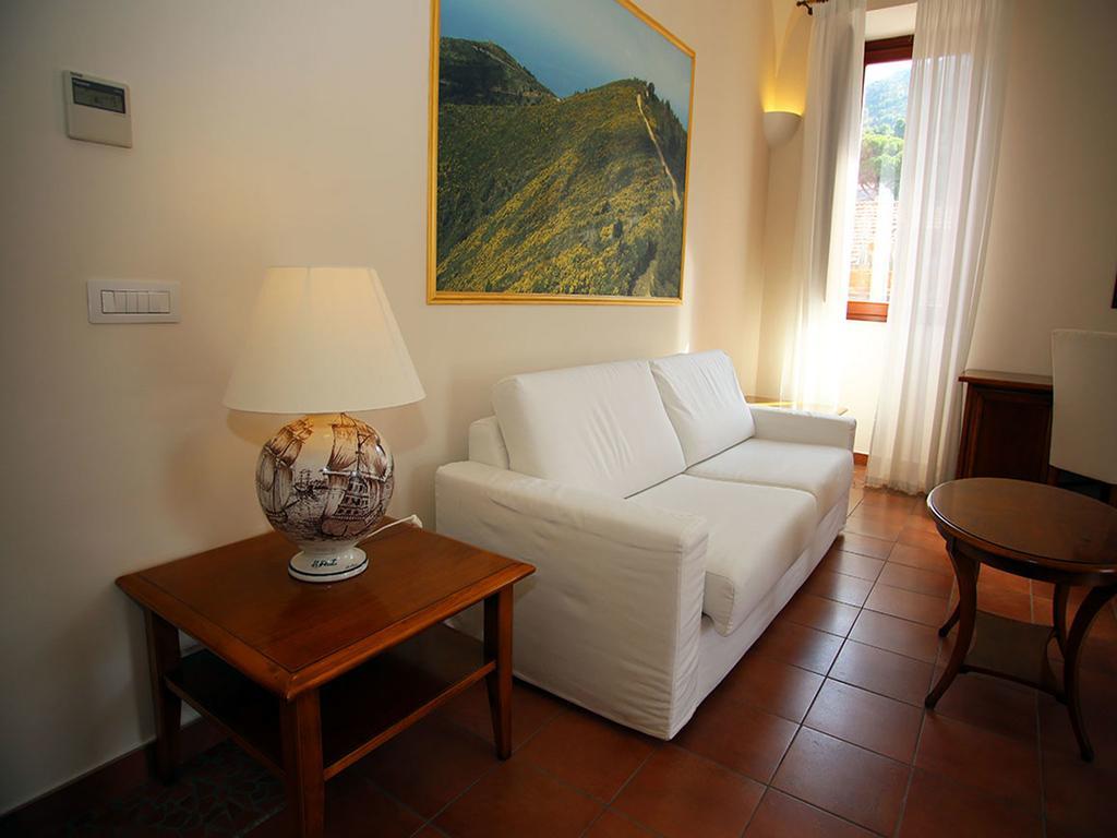 Palazzo Iaquinto Apartment Santa Maria di Castellabate Exterior photo